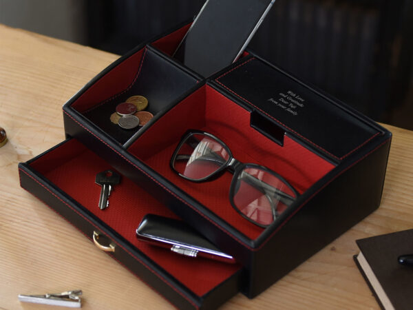 2026年最新情人節定製禮品排行榜！巧克力以外的5款超人氣定情好物！為您介紹啤酒杯、酒瓶雕刻圖文等耐用且充滿心意的實用禮品