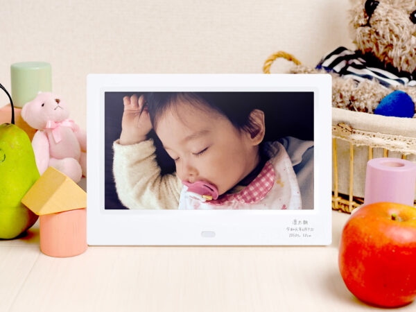 為留住珍貴回憶，送上一份滿載心意的禮物吧。推薦通過「米色多功能收納盒」或「原木風鴿子溫濕度計」，協助新手媽媽打造舒適的育兒室內環境