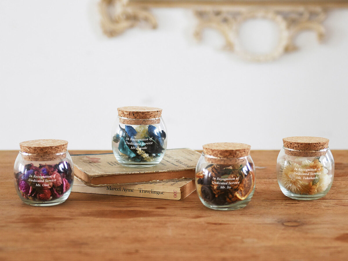 ホワイトデーに贈る名入れギフト！人気の「ポプリボトルフラワーガーデン」と感謝を伝える癒やしの時間