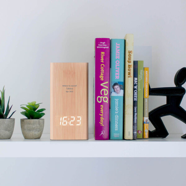 畢業季紀念品首選：刻印字禮品與支持小批量定製的原創電子產品