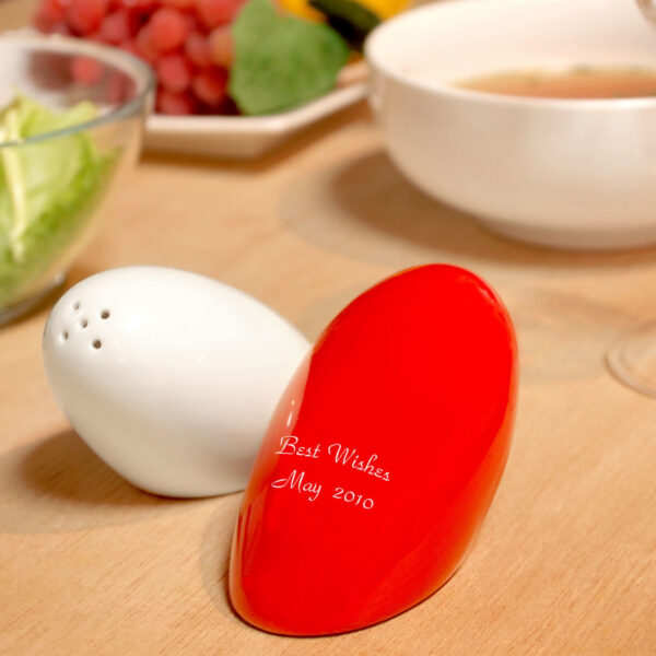 春の結婚祝いや内祝いに贈りたい！幸せのお裾分けと記念に残るオリジナル「名入れペアアイテム」特集