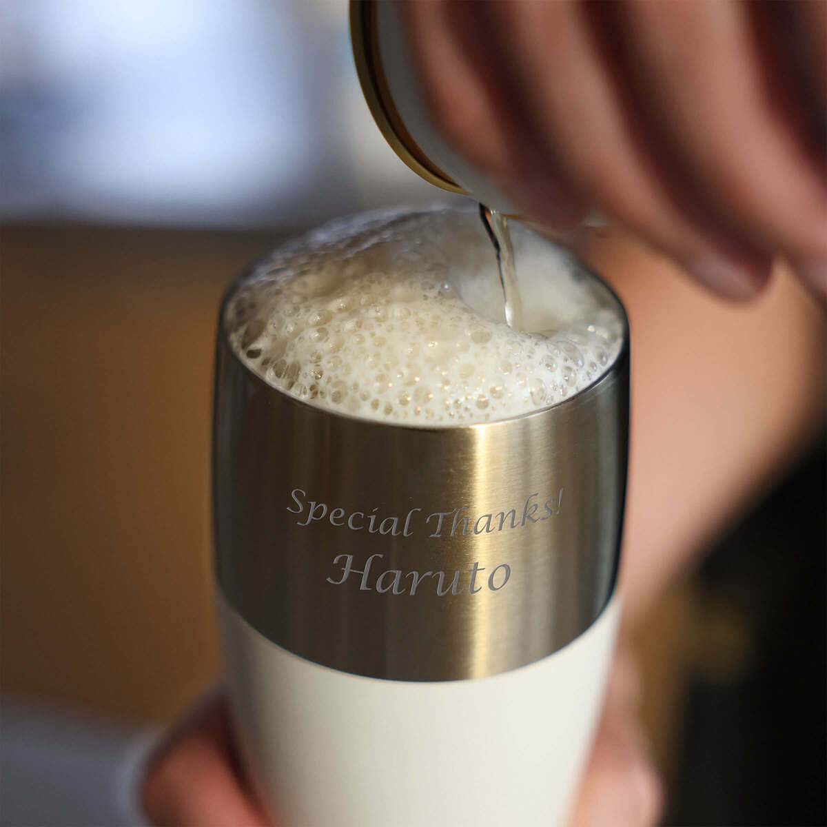 ビールの泡と香りを引き立てるスタイリッシュな真空2層断熱構造の『名入れ 泡を楽しむタンブラー』の製品画像