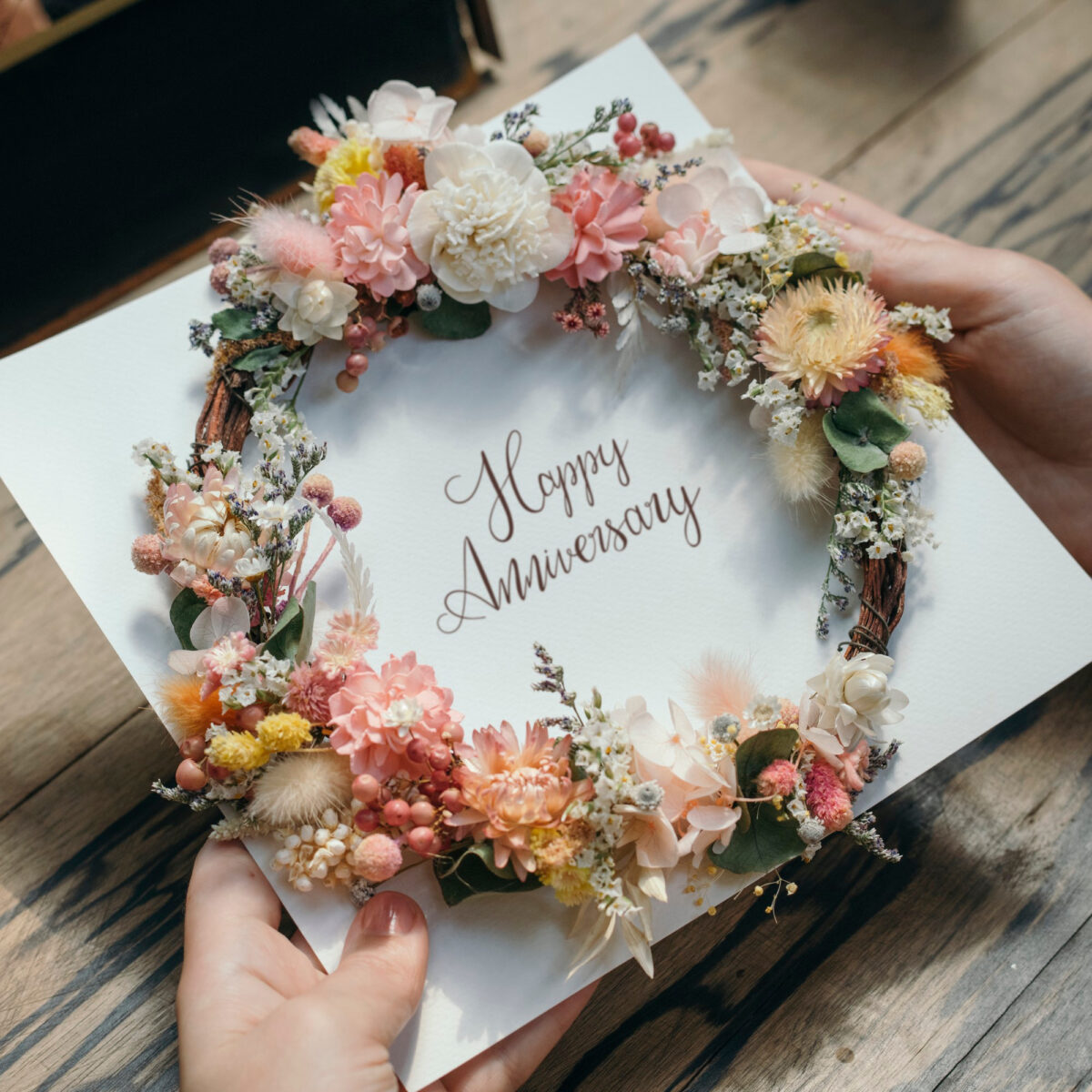 結婚記念日を祝福するトゥーユーの心豊かなメッセージ入り名入れギフト
