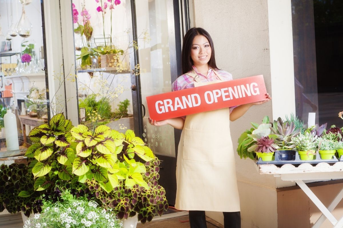 名入れギフト専門店トゥーユーの店舗ロゴ刻印オリジナル開店祝い品イメージ